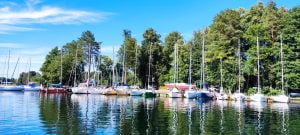 jachta trakuose plaukimas